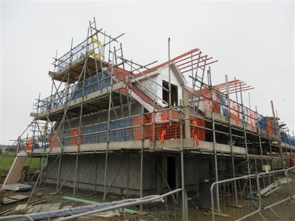  Large Quantity of Various Sized Scaffolding & Boards