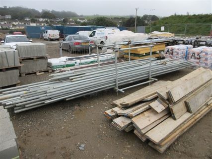  Large Quantity of Various Sized Scaffolding & Boards