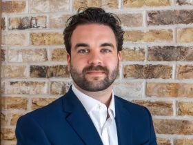 Elliot Bloodworth | Associate Director - Industrial & Logistics